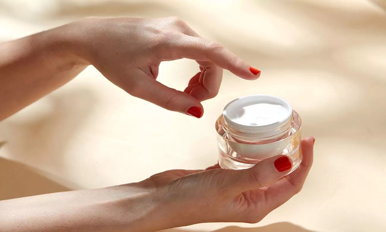 24+ Hours Deep Moisturizes For Dry Skin